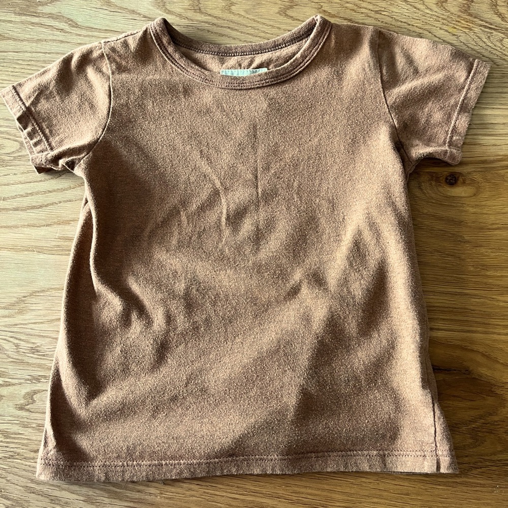Short sleeve tee, rust, mini mioche, size 4.